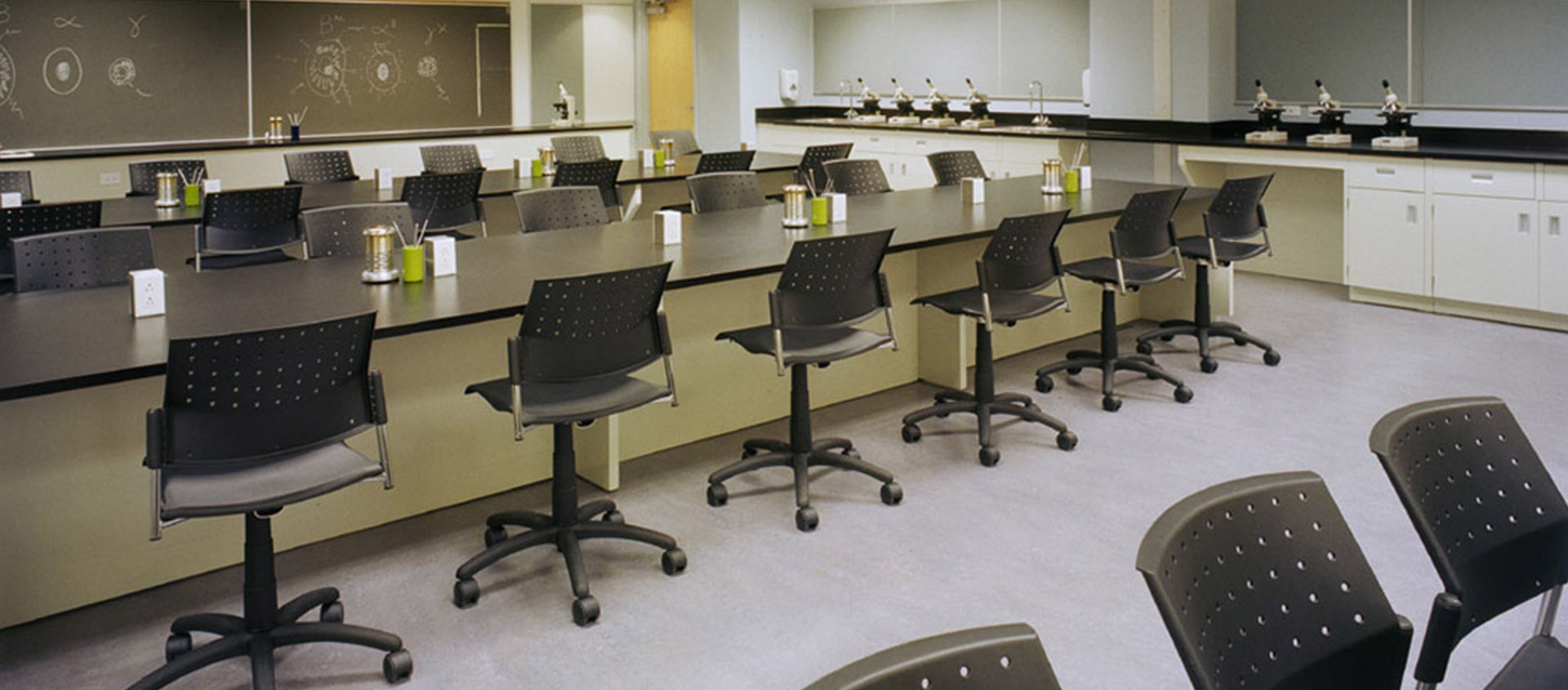 prod-proj_EDU-HC-CA_CDNChiroCollege_01E-COMP